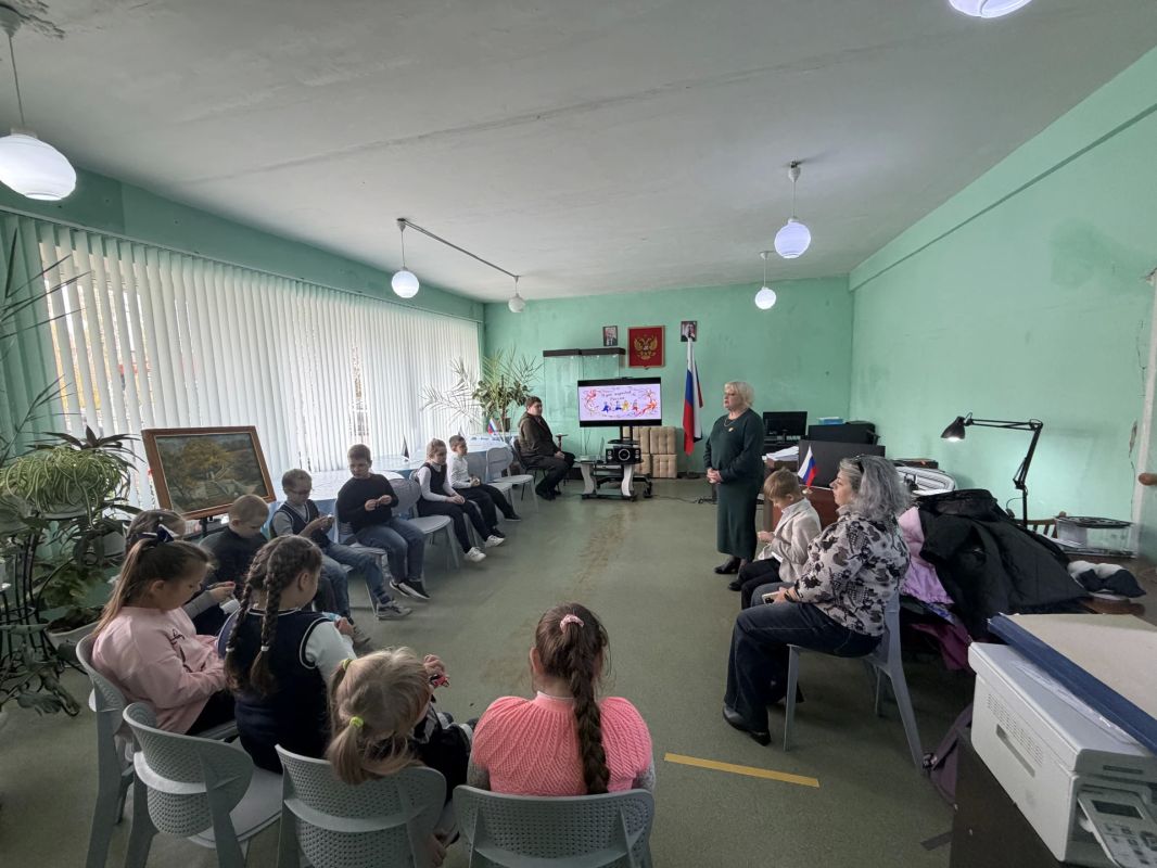 В Кировском историко-художественном музее была проведена образовательно-игровая программа «Игры народов России», для учащихся 1-А класса УВК №2
