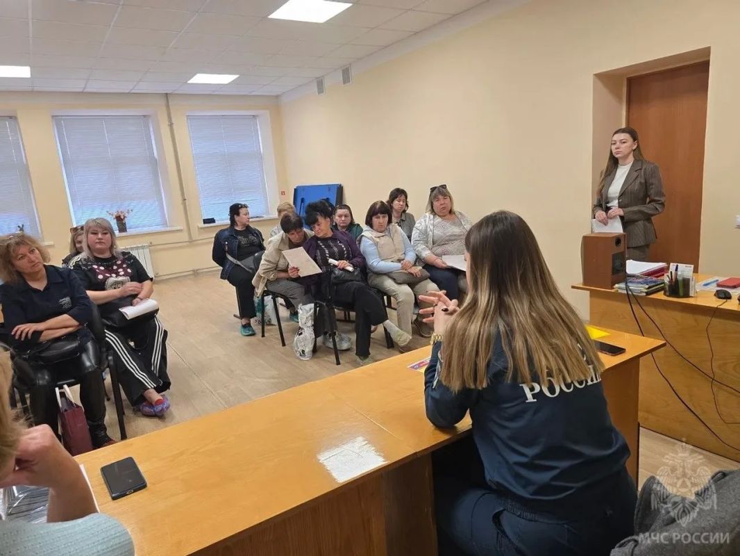 Социальным работникам рассказали о пожарной безопасности в отопительный период