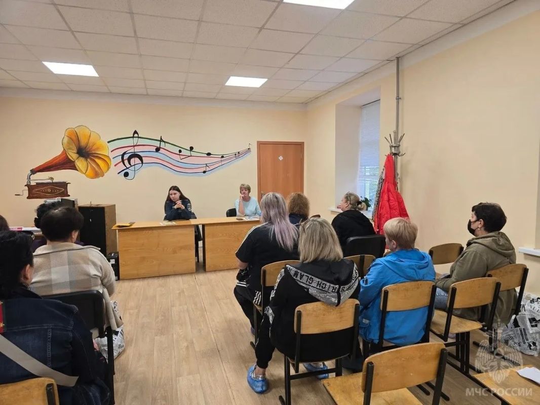 Социальным работникам рассказали о пожарной безопасности в отопительный период Социальным работникам рассказали о пожарной безопасности в отопительный период