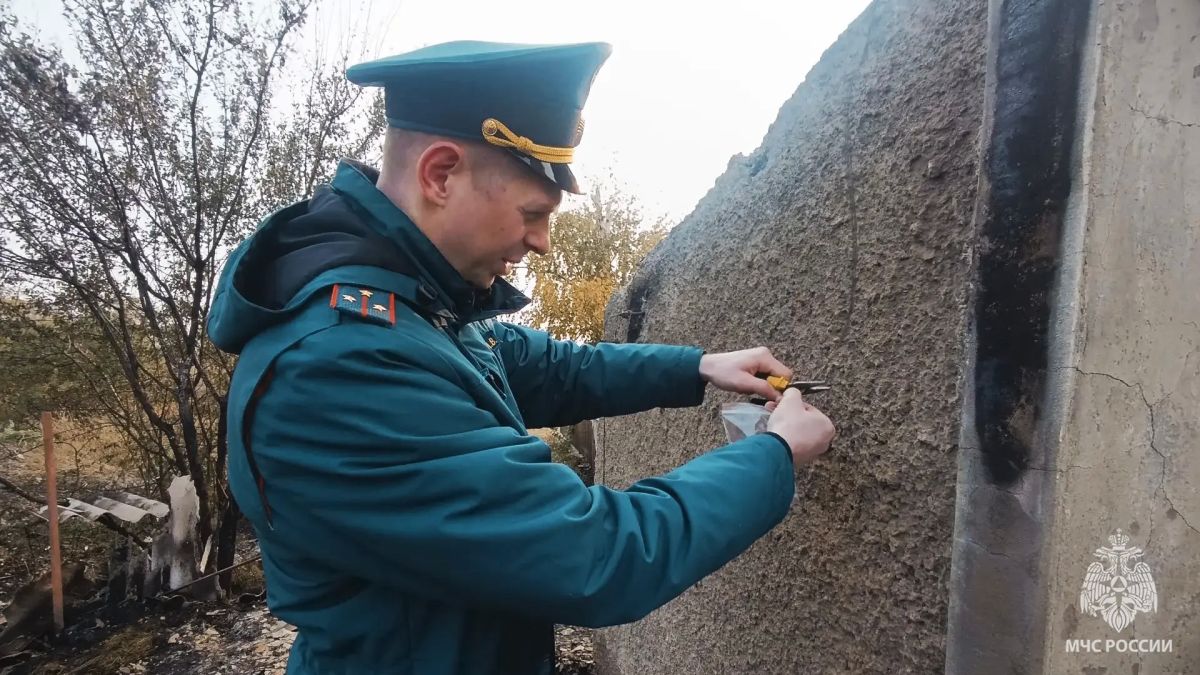 В Антраците при пожаре в барачном доме пострадала женщина В Антраците при пожаре в барачном доме пострадала женщина