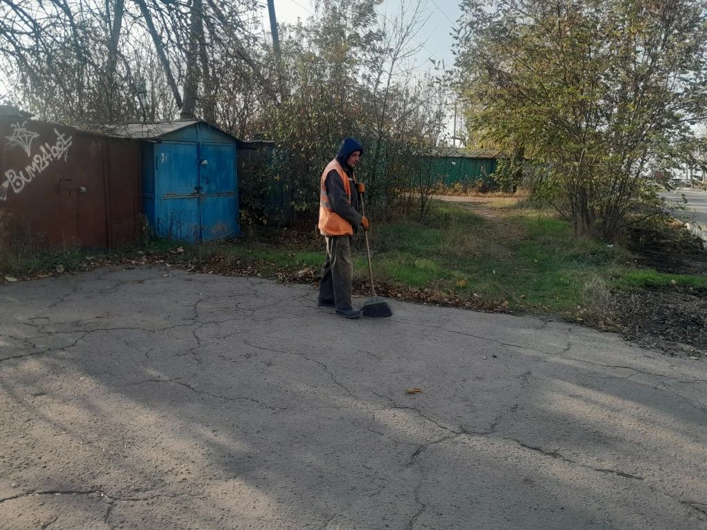 В Молодогвардейске продолжаются работы по благоустройству территорий В Молодогвардейске продолжаются работы по благоустройству территорий