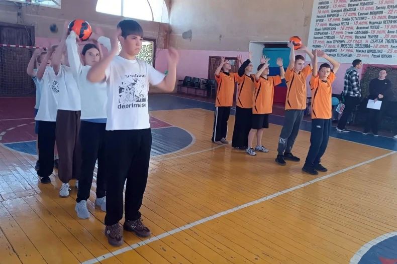 В спортивном комплексе села Провалье прошел Фестиваль спорта среди сельских команд «Спорт – в село» В спортивном комплексе села Провалье прошел Фестиваль спорта среди сельских команд «Спорт – в село»