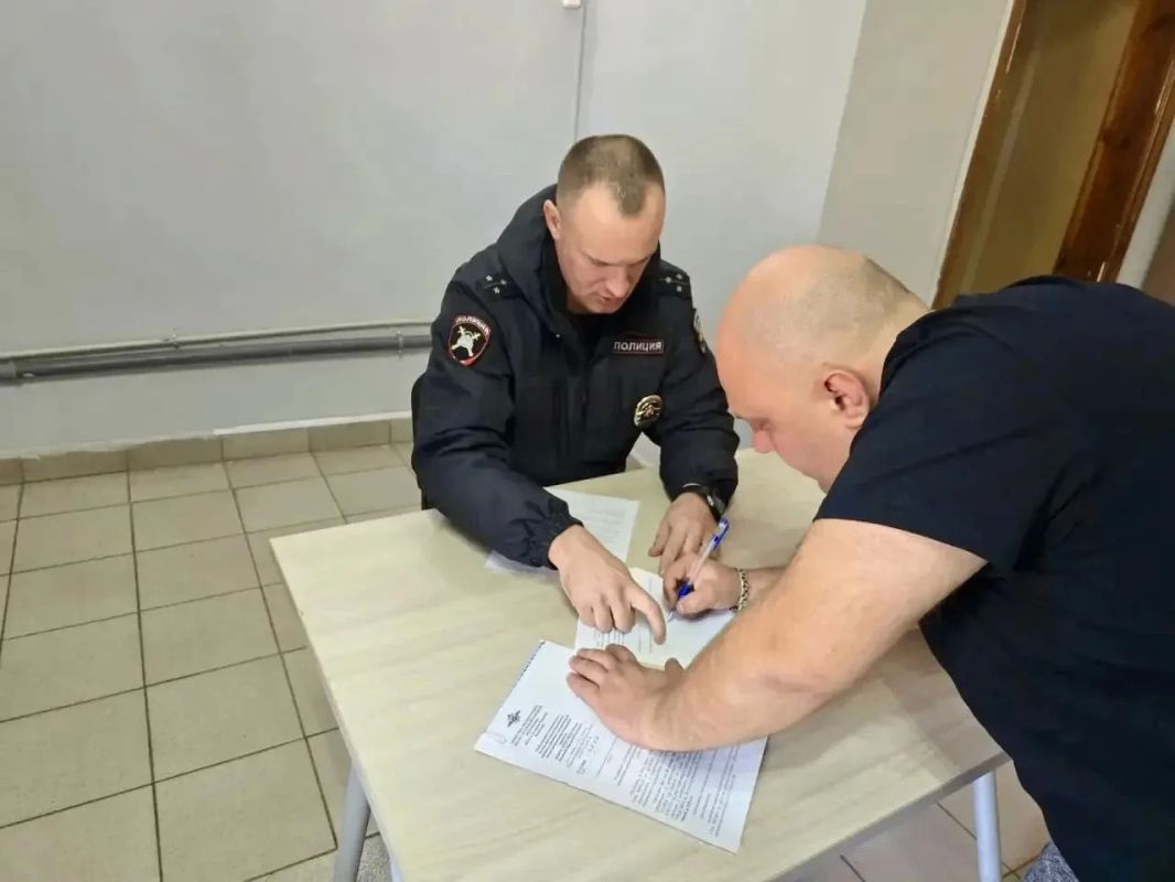 Луганскую службу такси, водитель которой попал в ДТП, проверяет полиция Луганскую службу такси, водитель которой попал в ДТП, проверяет полиция