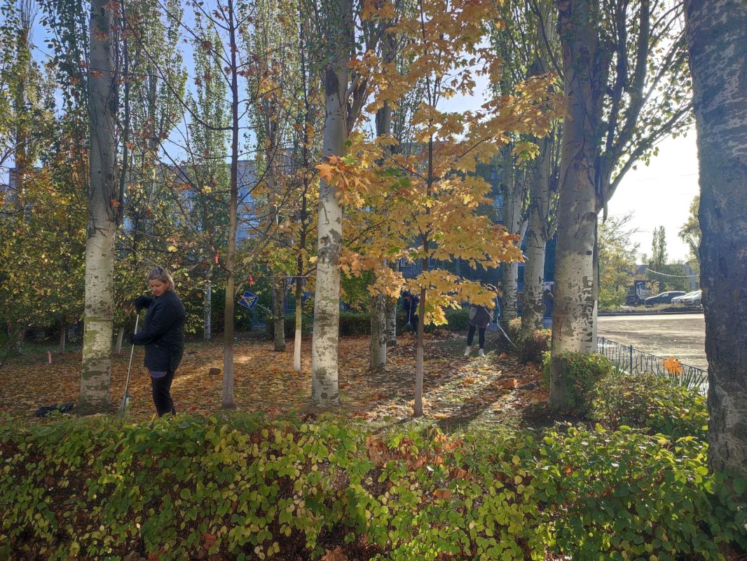 В Молодогвардейске продолжаются работы по благоустройству территорий В Молодогвардейске продолжаются работы по благоустройству территорий