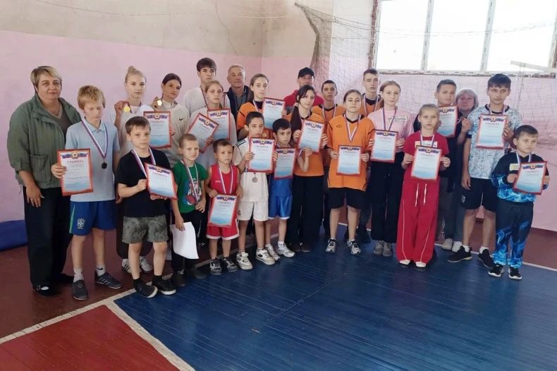 В спортивном комплексе села Провалье прошел Фестиваль спорта среди сельских команд «Спорт – в село» В спортивном комплексе села Провалье прошел Фестиваль спорта среди сельских команд «Спорт – в село»