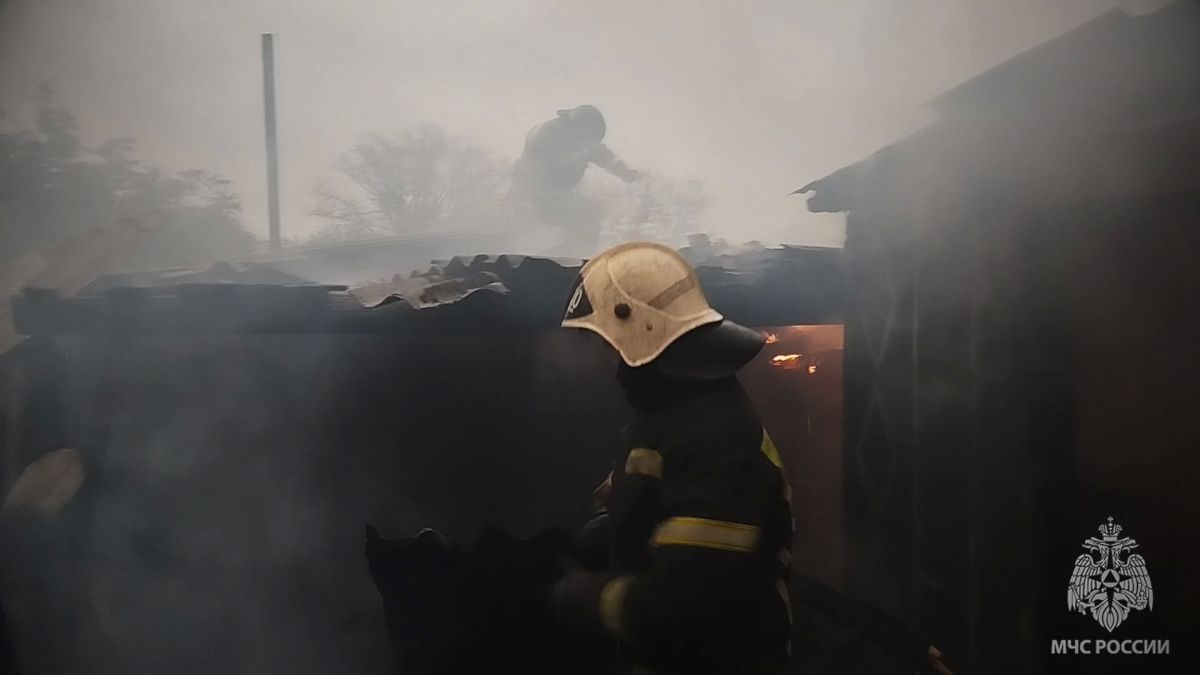 В Ровеньках на пожаре погибла 90-летняя женщина В Ровеньках на пожаре погибла 90-летняя женщина