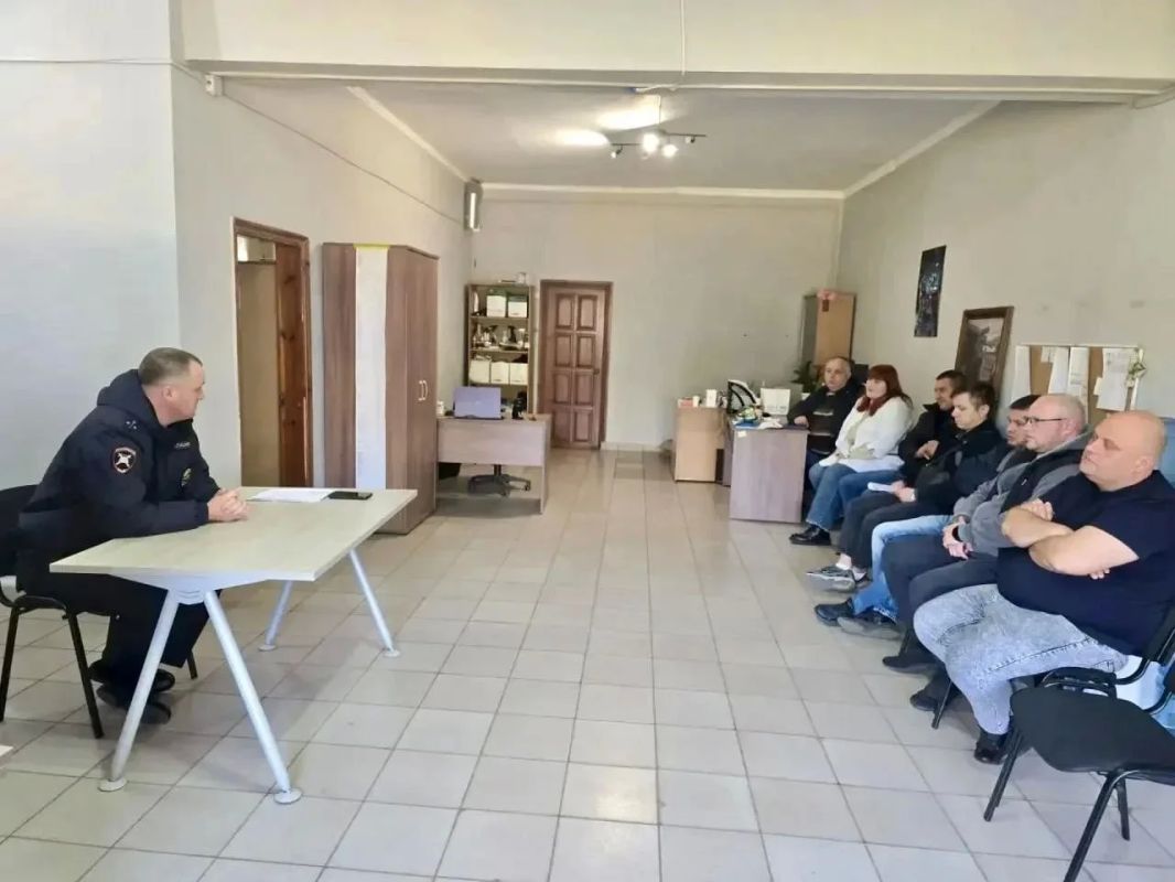 Полиция проверяет луганскую службу такси после ДТП Полиция проверяет луганскую службу такси после ДТП