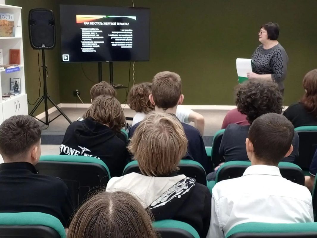 В «Библиопортале» прошёл информационный час «Терроризм — территория страха» В «Библиопортале» прошёл информационный час «Терроризм — территория страха»