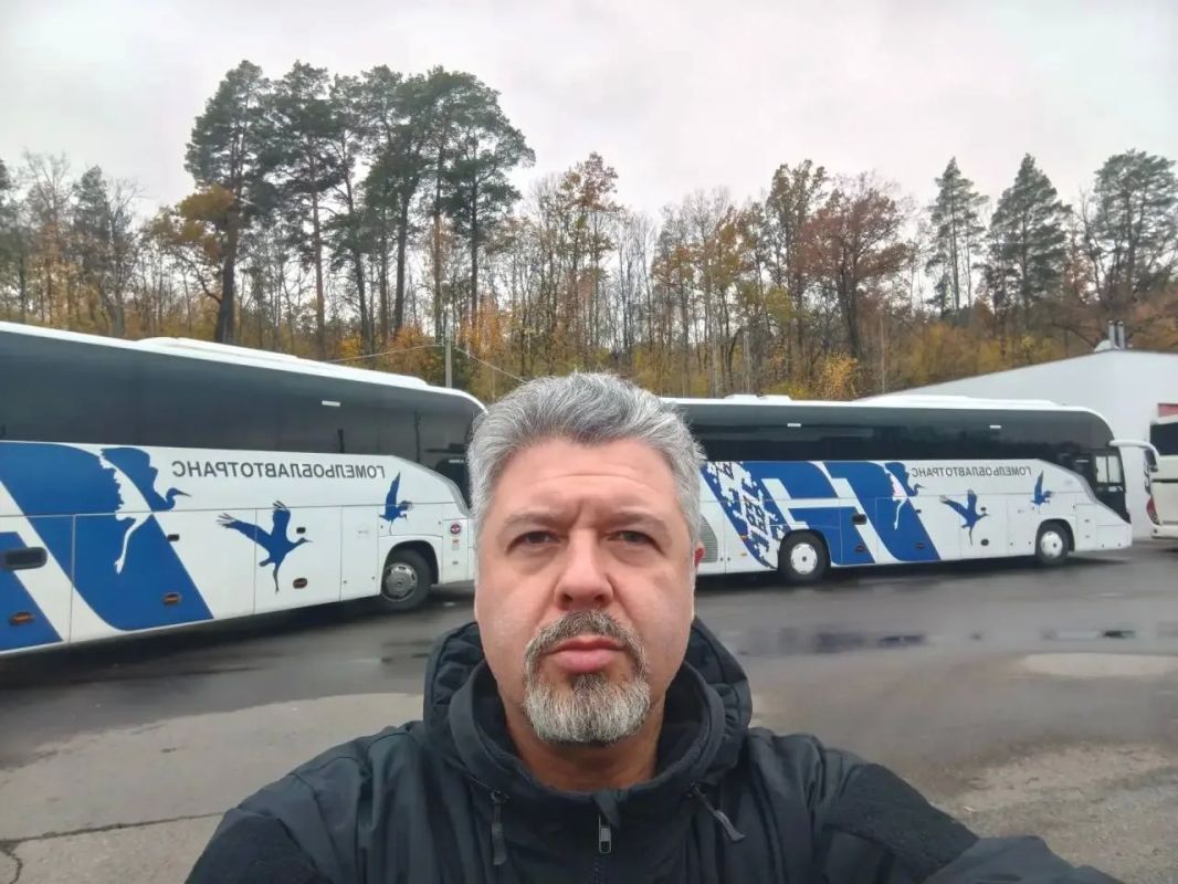 Максим Григорьев встретился с вернувшимися из плена российскими военнослужащими