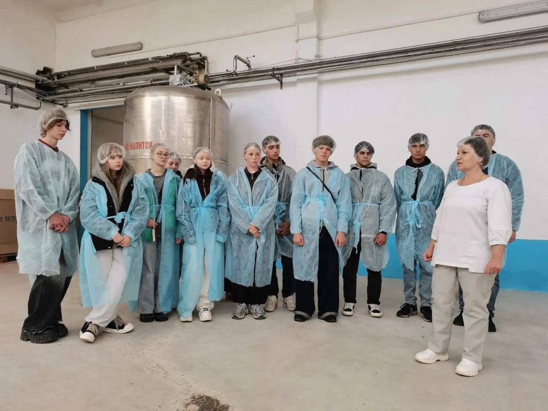 Для школьников из Антрацита провели онлайн-экскурсию на предприятие в Ставропольском крае Для школьников из Антрацита провели онлайн-экскурсию на предприятие в Ставропольском крае