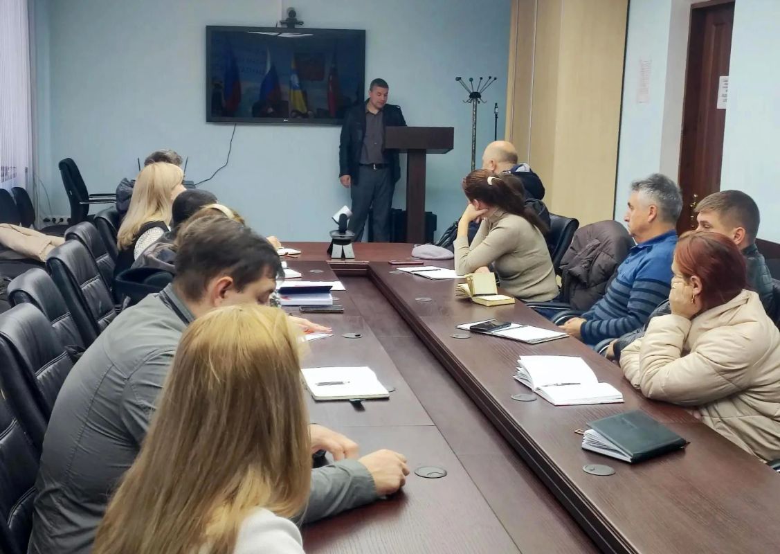 В Администрации прошло совещание преподавателей учебного предмета «Основы безопасности и защиты Родины» В Администрации прошло совещание преподавателей учебного предмета «Основы безопасности и защиты Родины»