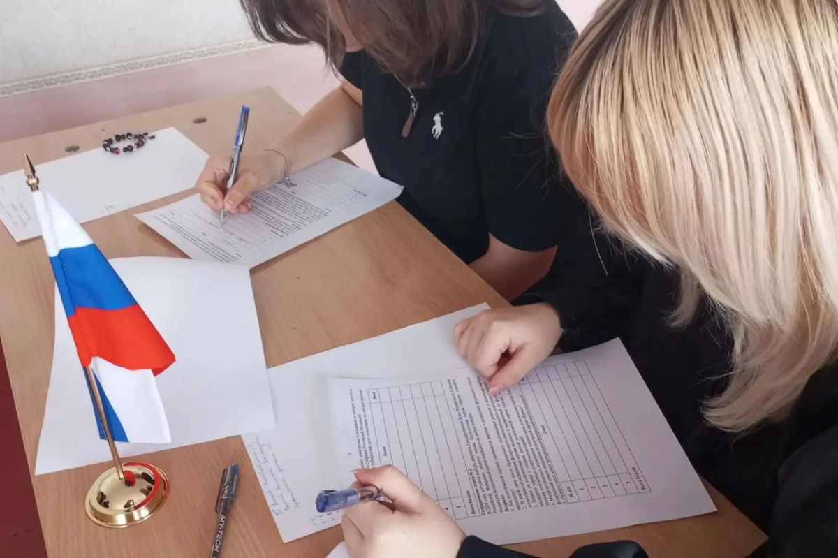 В школах Перевальского округа прошёл «Избирательный диктант» для старшеклассников