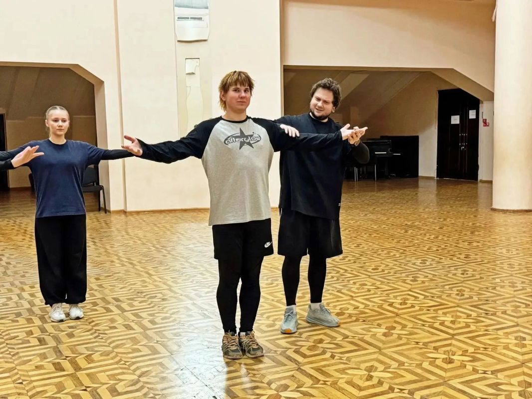 Во Дворце культуры им.Ленина продолжается серия творческих мастер-классов Во Дворце культуры им.Ленина продолжается серия творческих мастер-классов