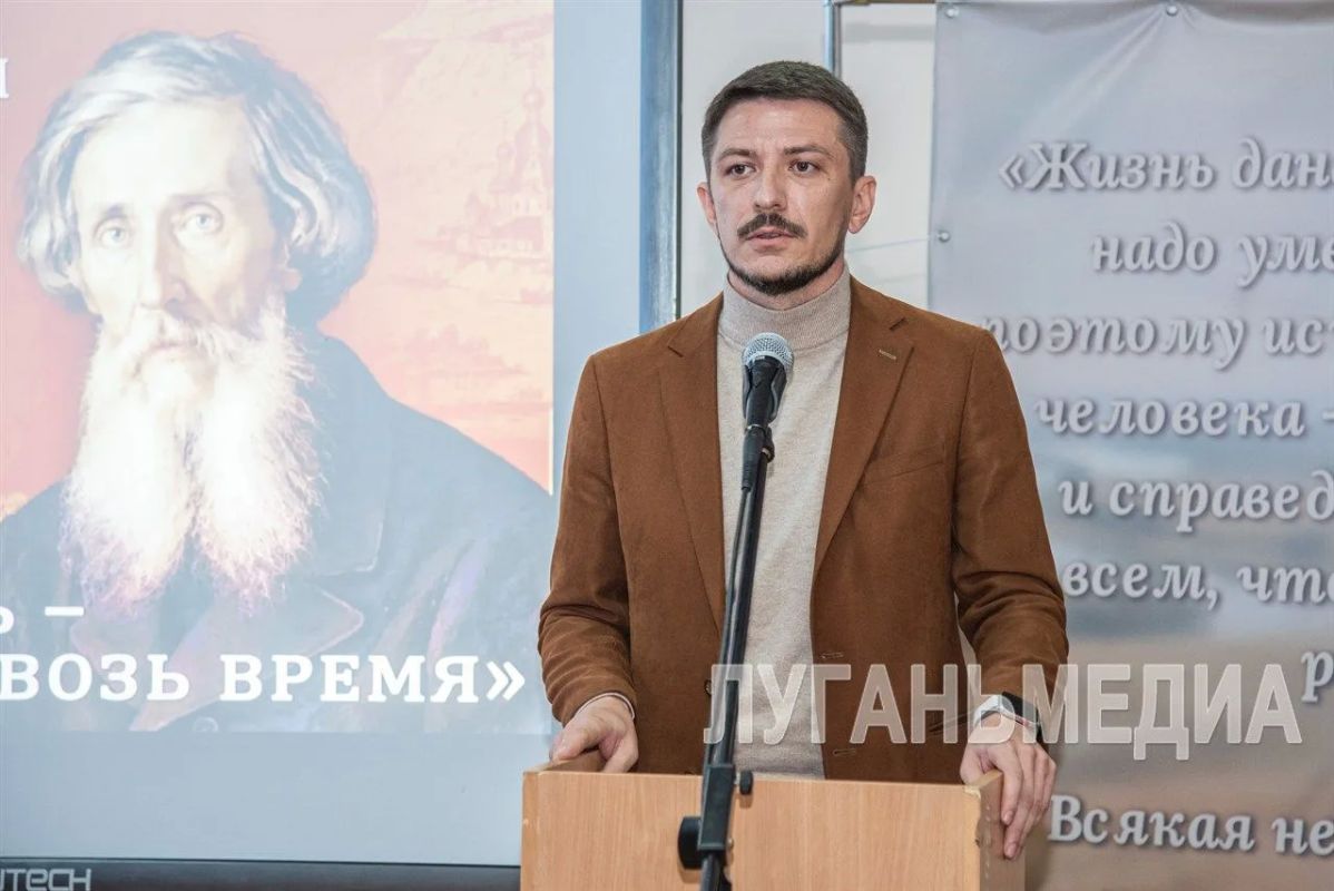 В Луганской республиканской молодежной библиотеке состоялся круглый стол «В.И. Даль – взгляд сквозь время» В Луганской республиканской молодежной библиотеке состоялся круглый стол «В.И. Даль – взгляд сквозь время»