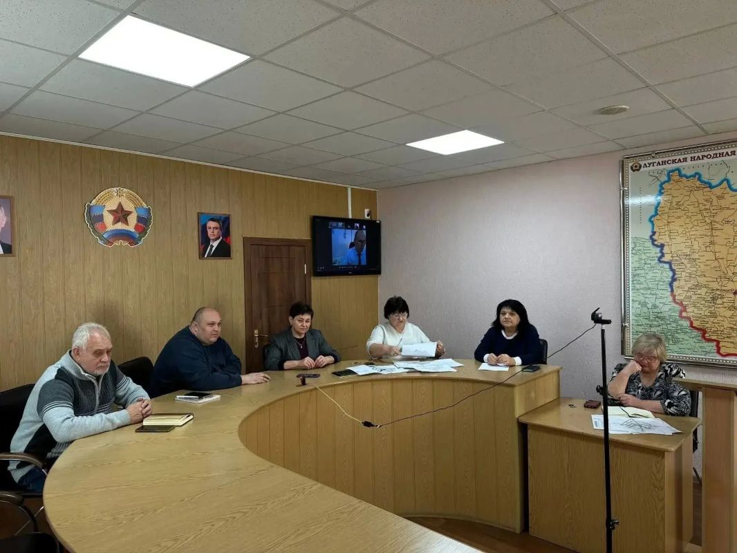 В Ровеньках прошло рабочее совещание В Ровеньках прошло рабочее совещание