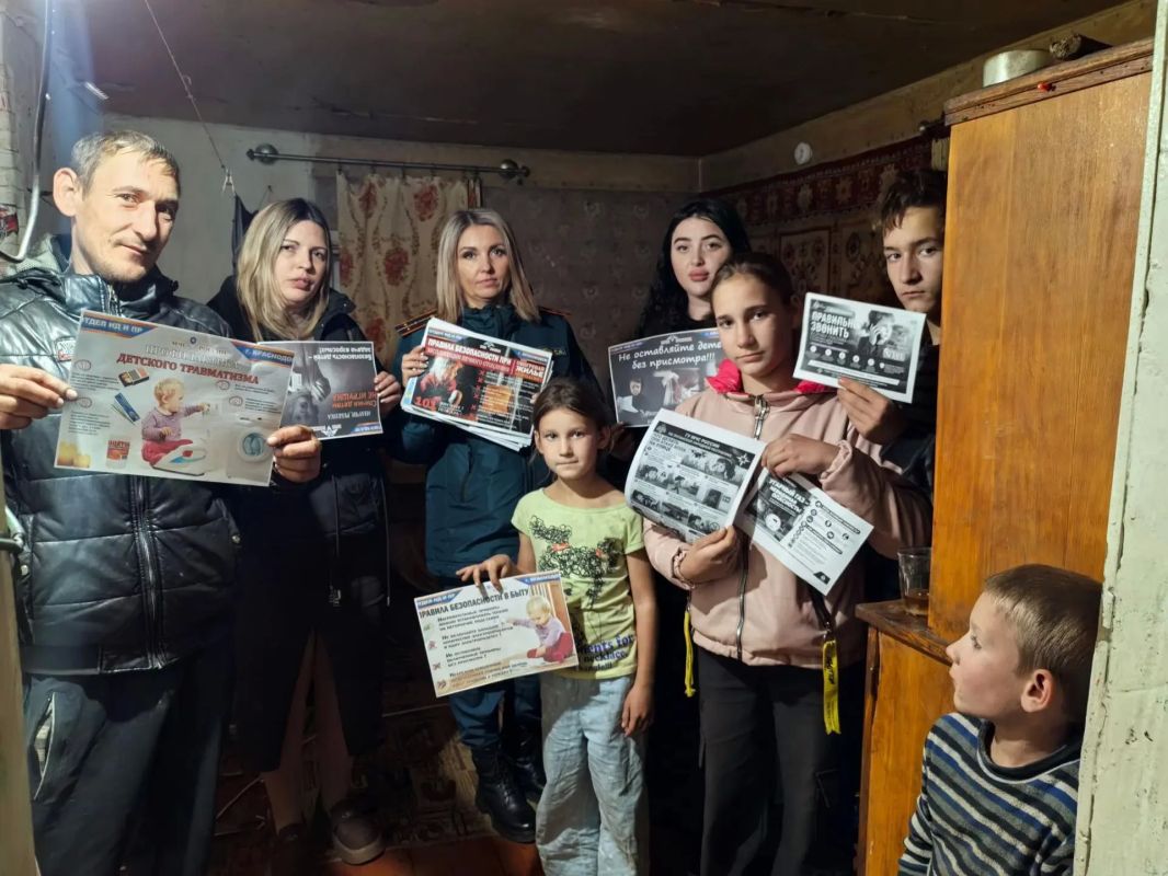 В рамках работы по предупреждению пожаров состоялись подворовые обходы жилых домов