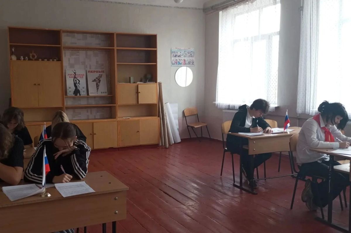 В школах Перевальского округа прошёл «Избирательный диктант» для старшеклассников В школах Перевальского округа прошёл «Избирательный диктант» для старшеклассников