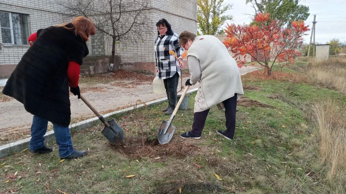 Сотрудники Передельского отдела жизнеобеспечения приняли активное участие во Всероссийской акции «Сохраним лес»