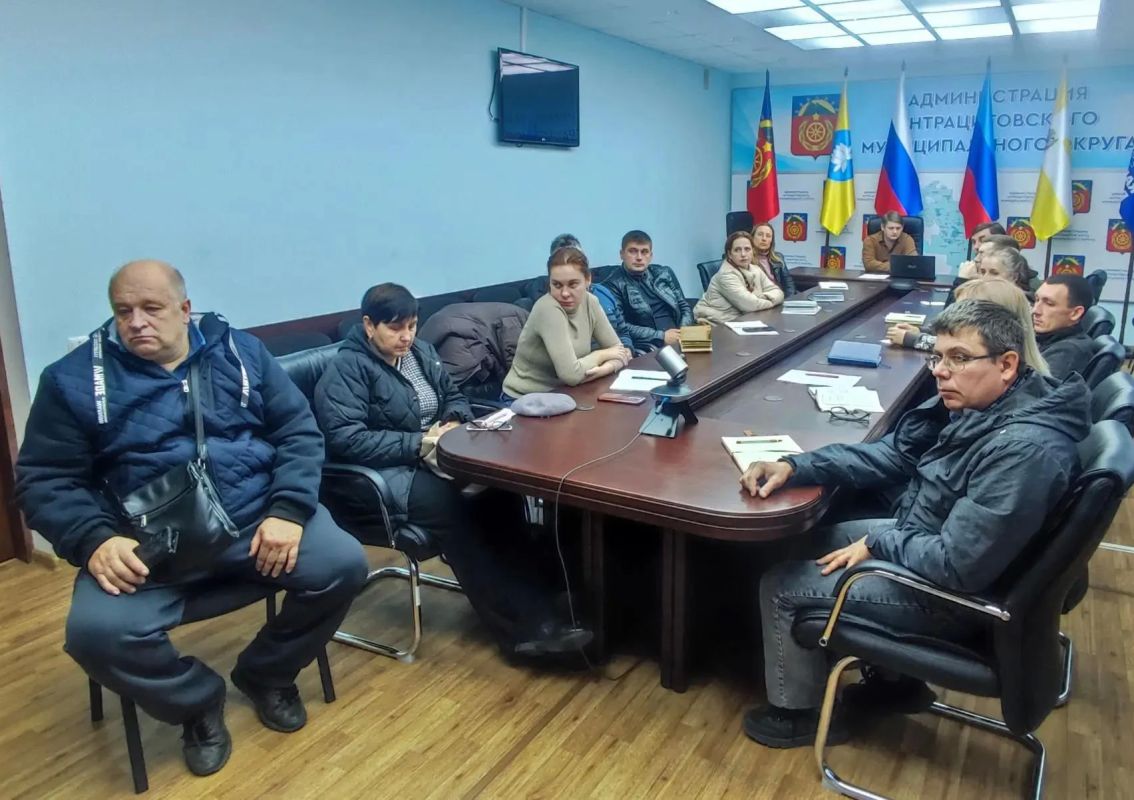 В Администрации прошло совещание преподавателей учебного предмета «Основы безопасности и защиты Родины» В Администрации прошло совещание преподавателей учебного предмета «Основы безопасности и защиты Родины»