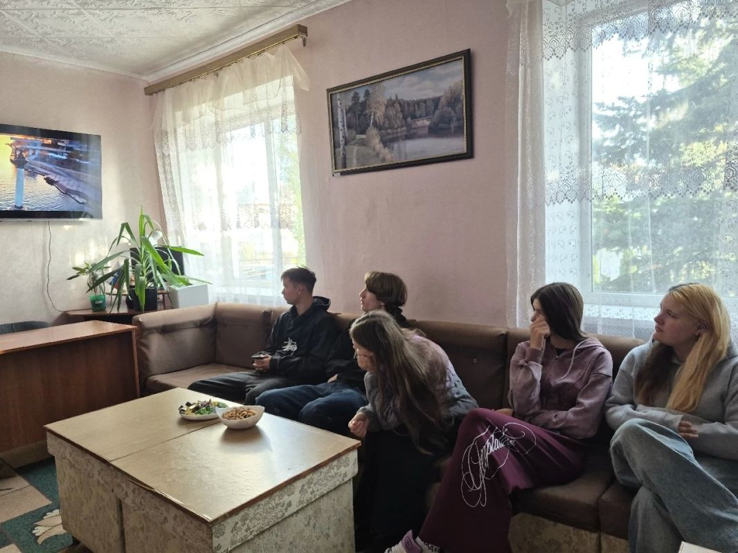 В Лутугинской центральной районной библиотеки состоялся час истории «Россия начиналась не с меча…» В Лутугинской центральной районной библиотеки состоялся час истории «Россия начиналась не с меча…»