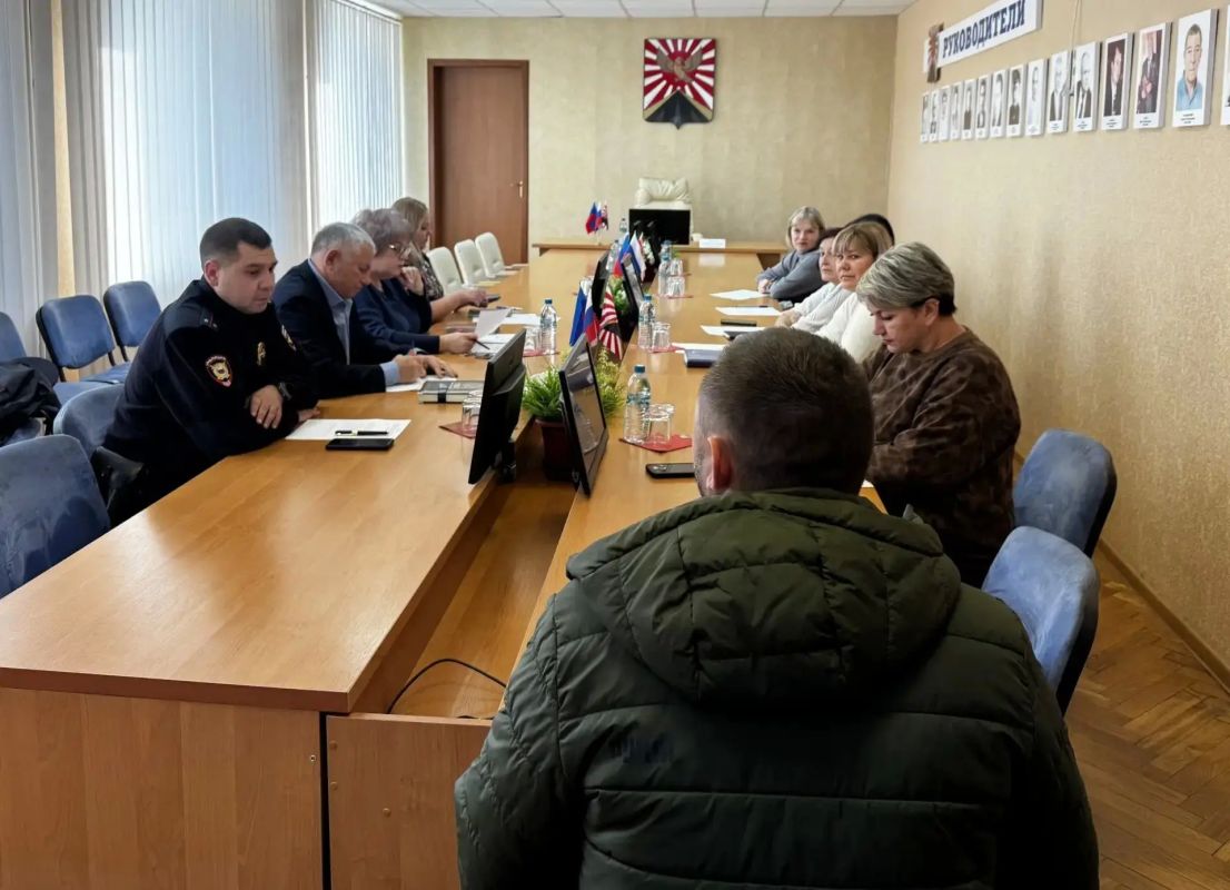 29 октября в Администрации городского округа муниципальное образование городской округ город Красный Луч Луганской Народной Республики состоялось заседание рабочей группы, действующей в рамках межведомственной комиссии... 29 октября в Администрации городского округа муниципальное образование городской округ город Красный Луч Луганской Народной Республики состоялось заседание рабочей группы, действующей в рамках межведомственной комиссии...