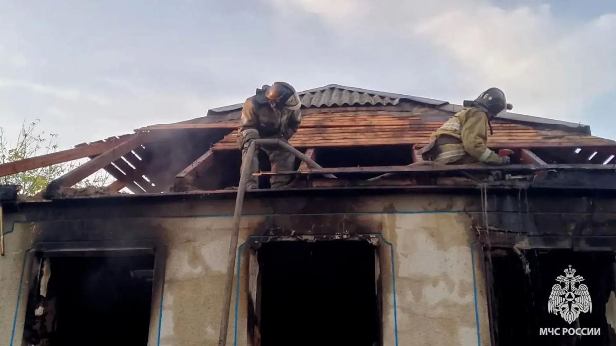 Ночной пожар в Червоной Поляне унес жизни матери и ребенка Ночной пожар в Червоной Поляне унес жизни матери и ребенка