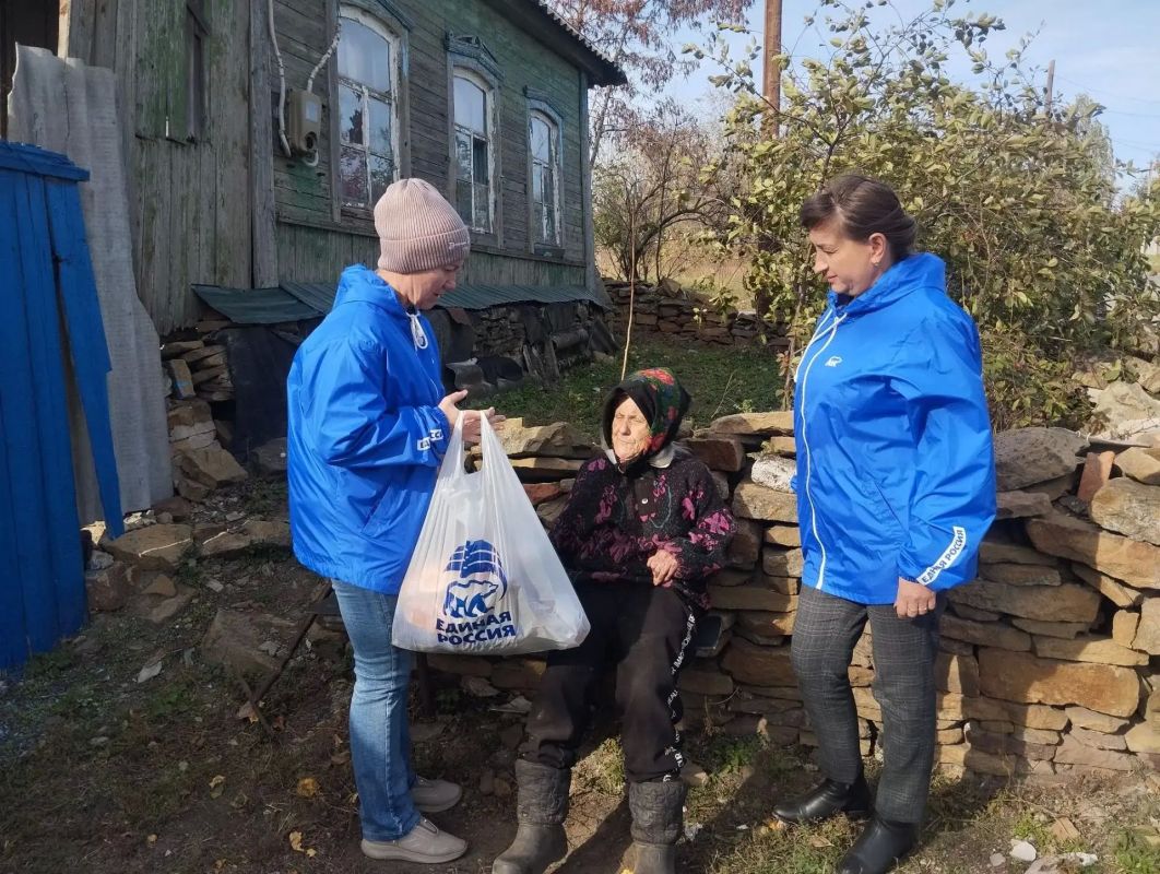 «Единая Россия» продолжает оказывать адресную помощь жителям муниципалитета «Единая Россия» продолжает оказывать адресную помощь жителям муниципалитета