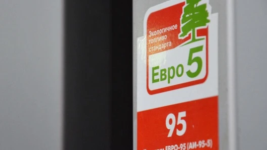 На АЗС ЛНР продолжают продавать топливо Евро-5