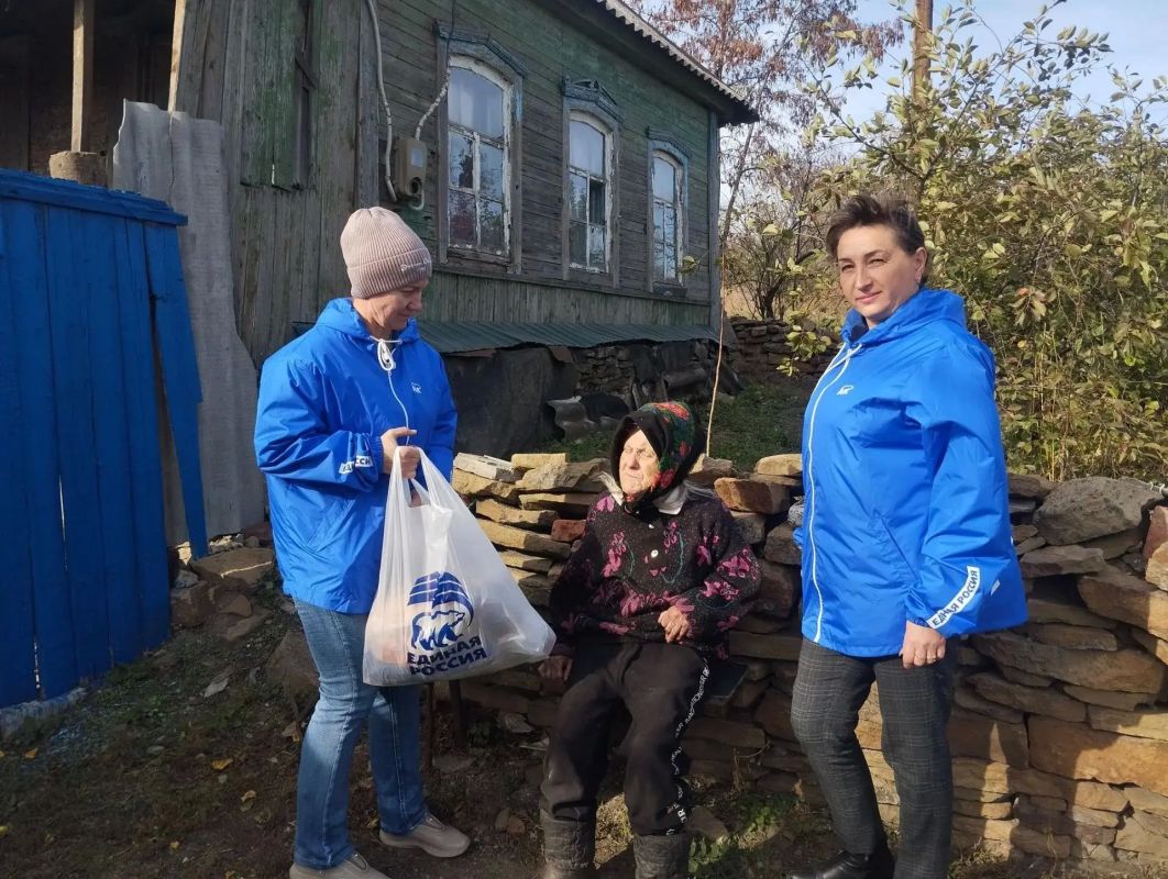 «Единая Россия» продолжает оказывать адресную помощь жителям муниципалитета «Единая Россия» продолжает оказывать адресную помощь жителям муниципалитета
