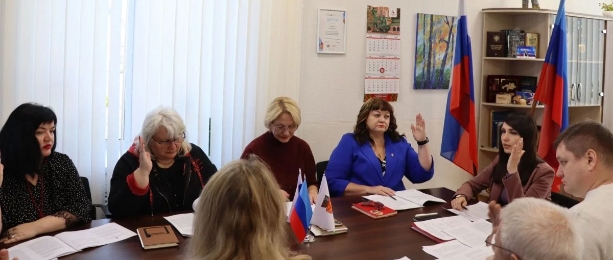 Состоялось совместное заседание постоянных комиссий Совета по бюджетной, финансовой, налоговой и имущественной политике и по правовой политике и связям с общественностью Состоялось совместное заседание постоянных комиссий Совета по бюджетной, финансовой, налоговой и имущественной политике и по правовой политике и связям с общественностью