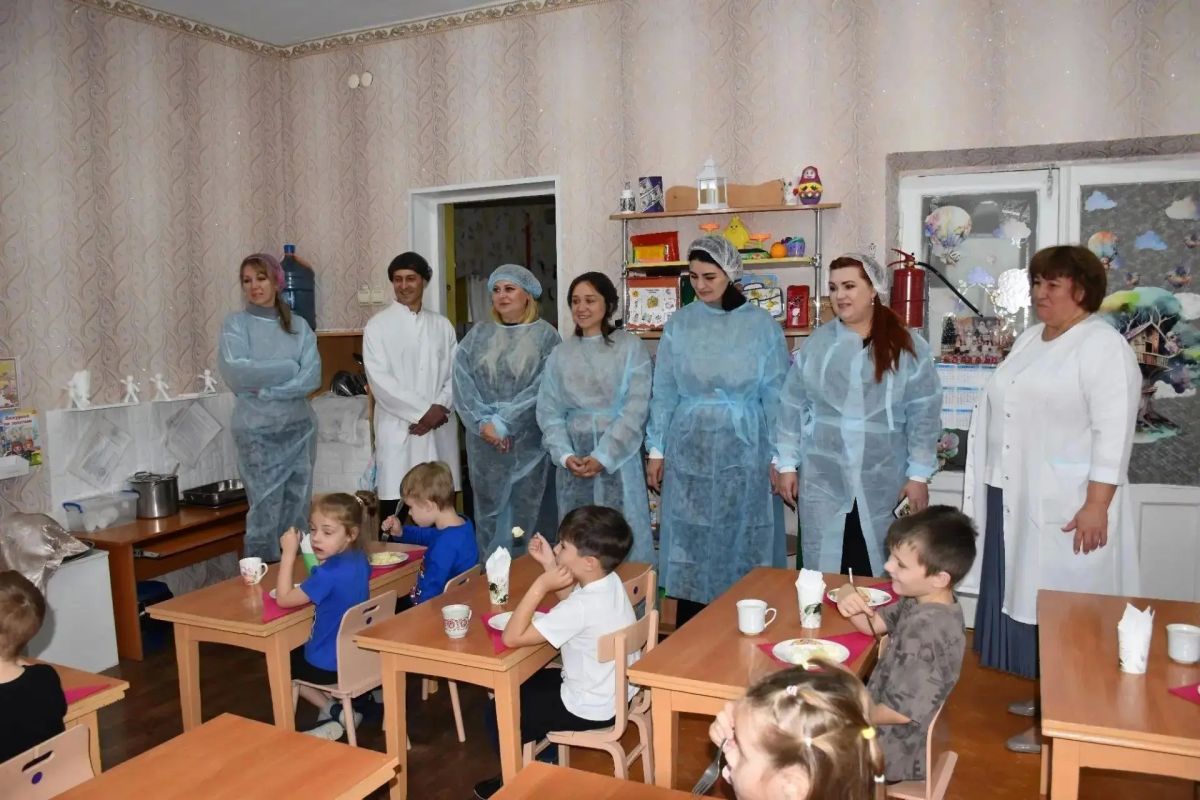 В Краснолучском детском саду прошел родительский контроль питания В Краснолучском детском саду прошел родительский контроль питания