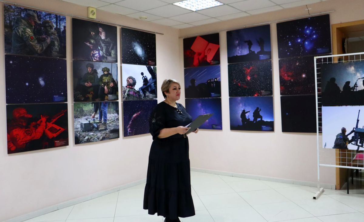 В Антрацитовском историческом музее в рамках Года единства народов России начала работу выставка фотопроекта «Большая Медведица: одно небо, одна страна, один народ» В Антрацитовском историческом музее в рамках Года единства народов России начала работу выставка фотопроекта «Большая Медведица: одно небо, одна страна, один народ»