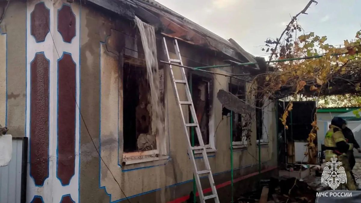 Ночной пожар в Червоной Поляне унес жизни матери и ребенка Ночной пожар в Червоной Поляне унес жизни матери и ребенка
