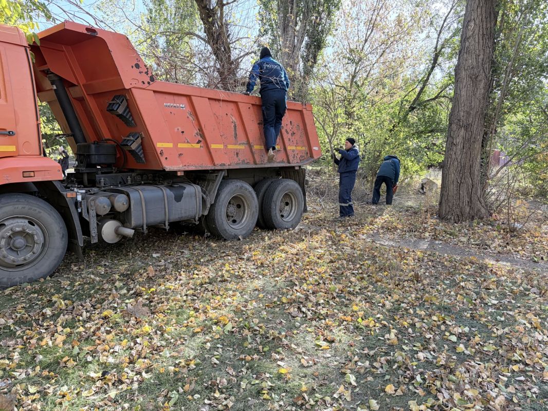 В Суходольске вывезли порубочные остатки после обрезки деревьев В Суходольске вывезли порубочные остатки после обрезки деревьев