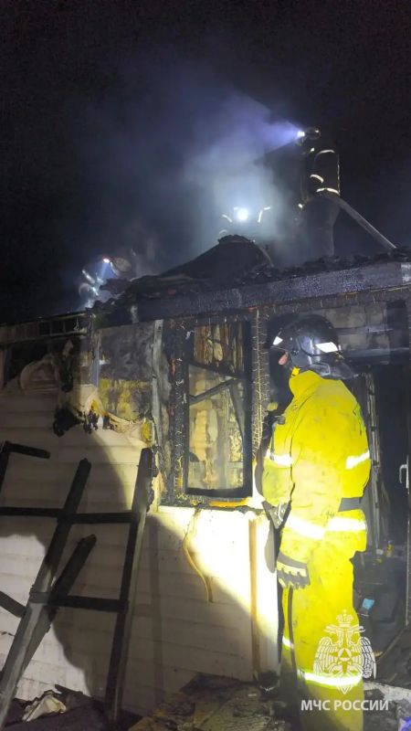 В Ясеновском произошел пожар в частном доме В Ясеновском произошел пожар в частном доме