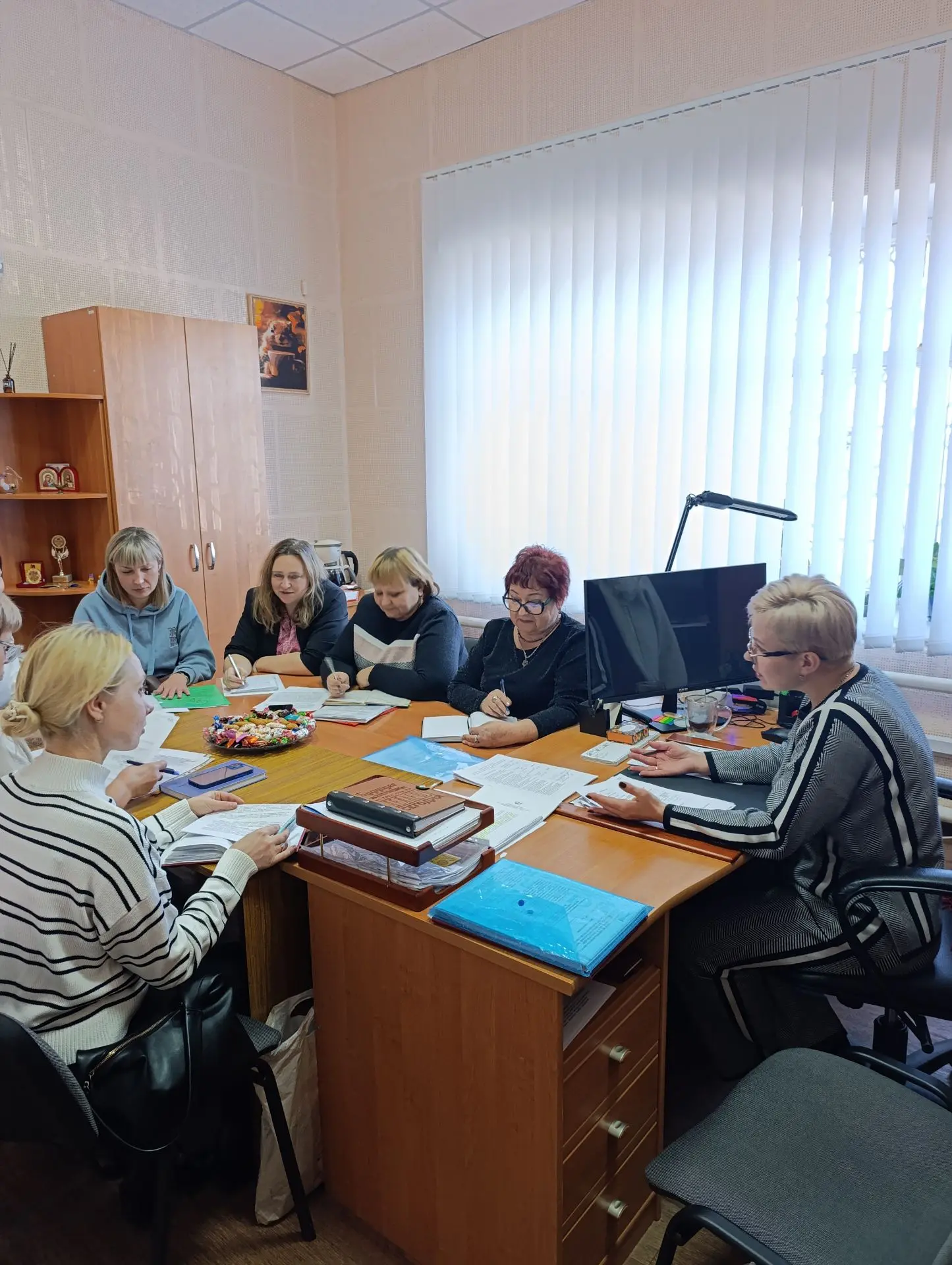 30 октября 2026 года в МКУ «Муниципальный архив Краснодонского муниципального округа» проведен практический семинар на тему «Паспортизация архивов организаций — источников комплектования архивного фонда»