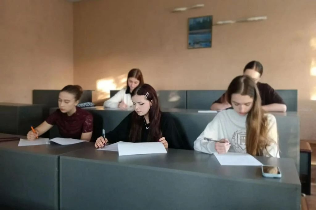 В Старобельском округе прошёл «Избирательный диктант — «Софиум» В Старобельском округе прошёл «Избирательный диктант — «Софиум»