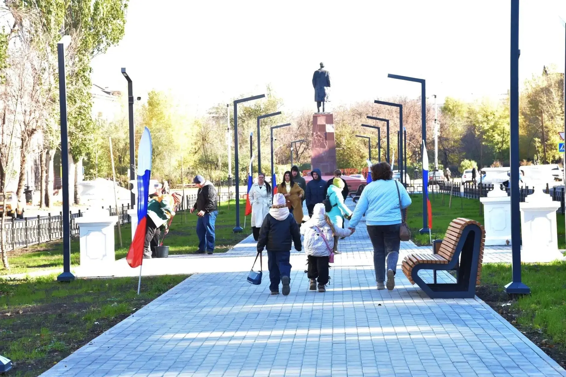 В Алчевске открыли бульвар и площадь по проспекту Ленина после реконструкции